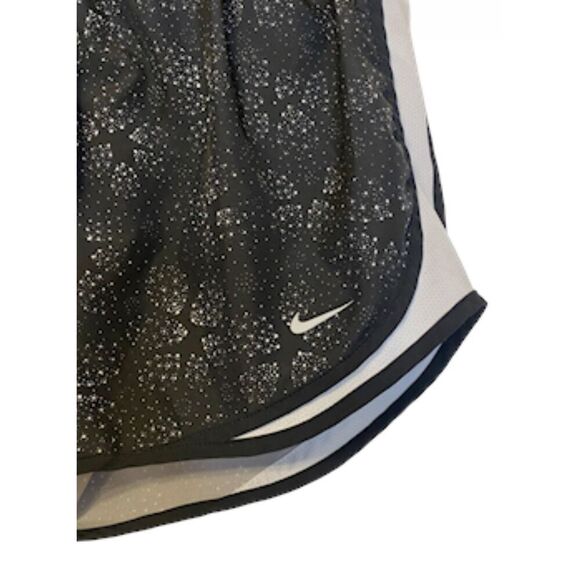 Nike Dri-FIT Women’s Running Shorts Size L Athleisure Sports - Picture 2 of 7